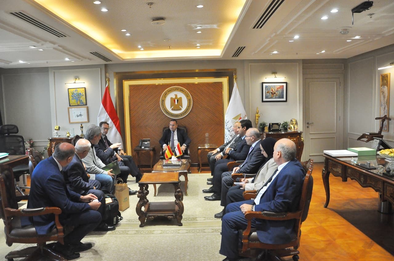 جانب من لقاء وزير التعليم العالى