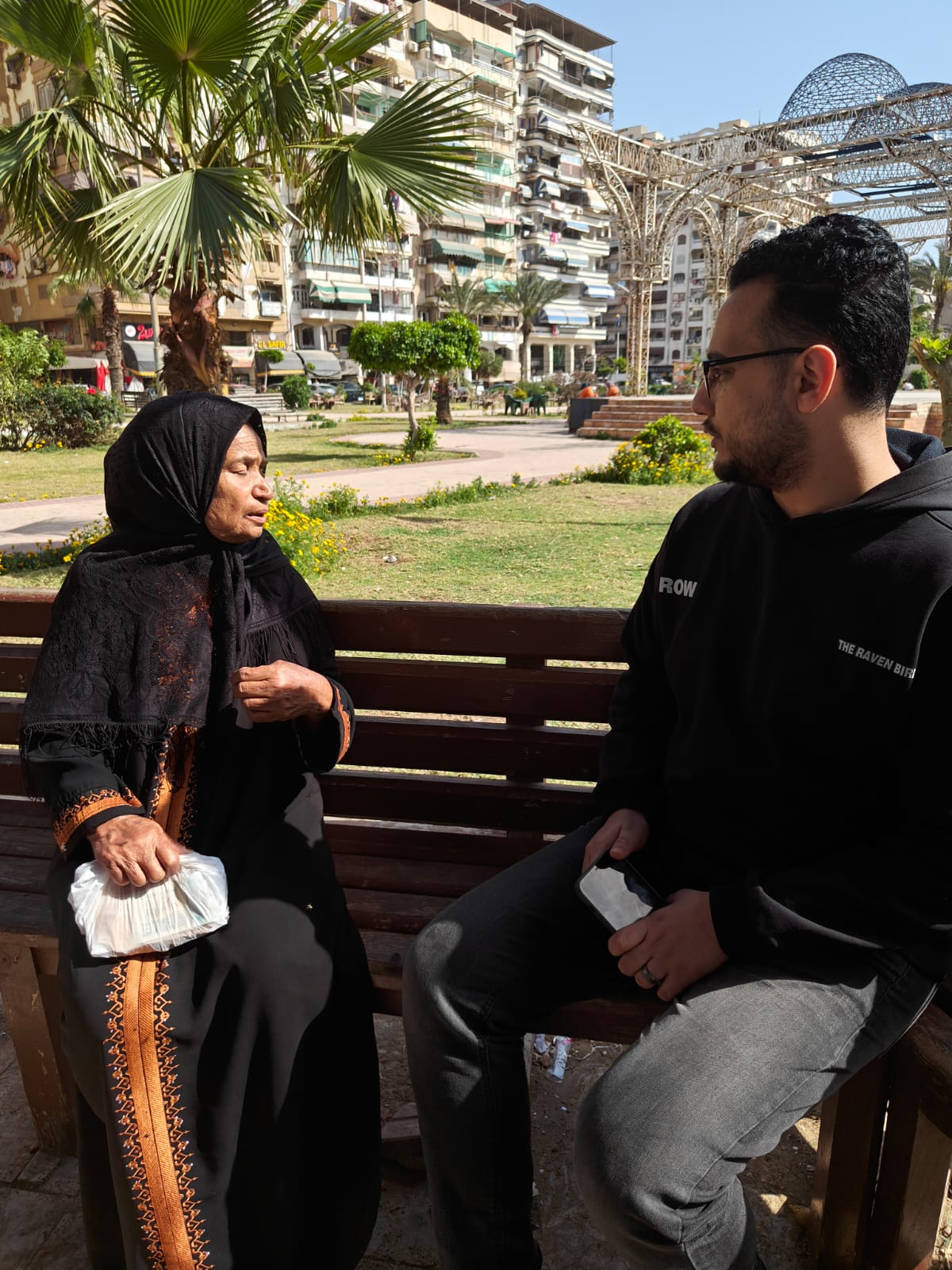 السيدة عجوز من محافظة بورسعيد