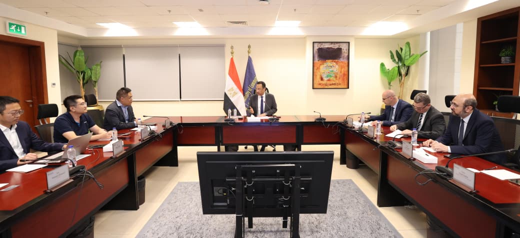 لقاء وزير الاتصالات مع قيادات شركة هونر