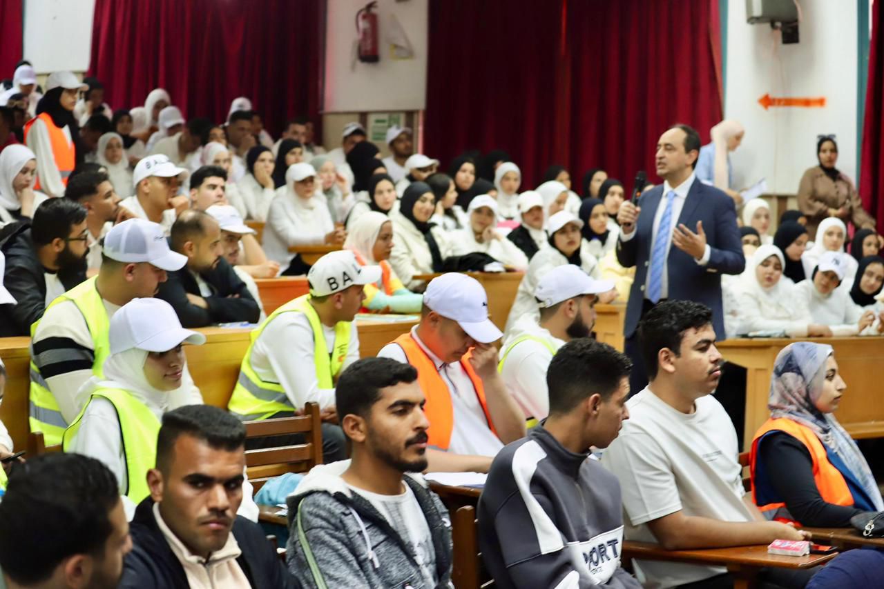 الدكتور عمرو عثمان