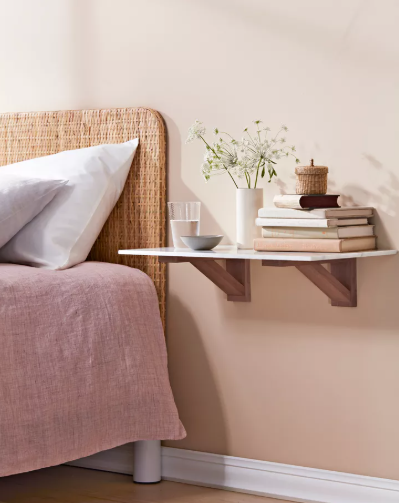 طاولة جانبية 