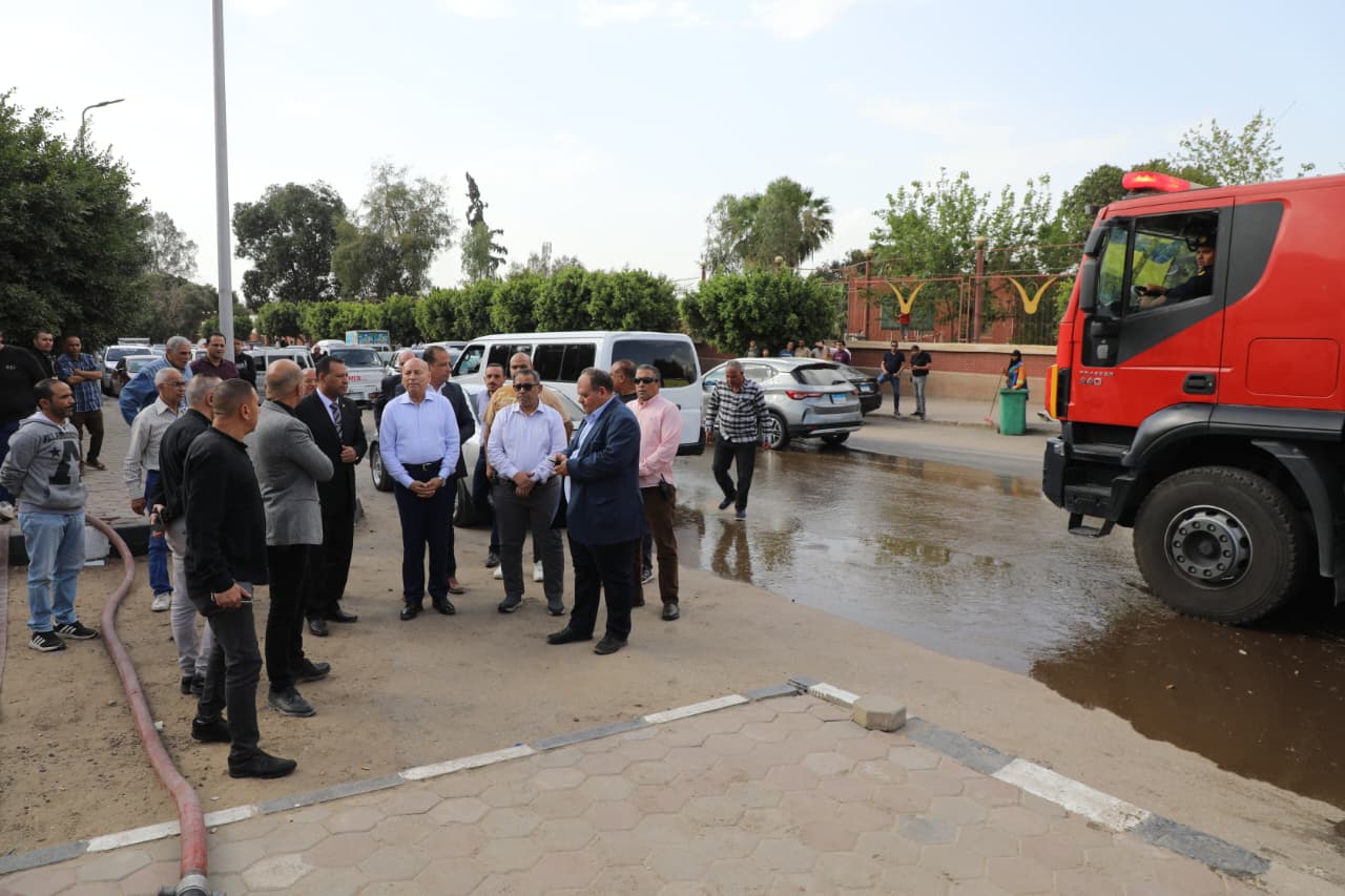 محافظ القاهرة يشرف على اخماد حريق