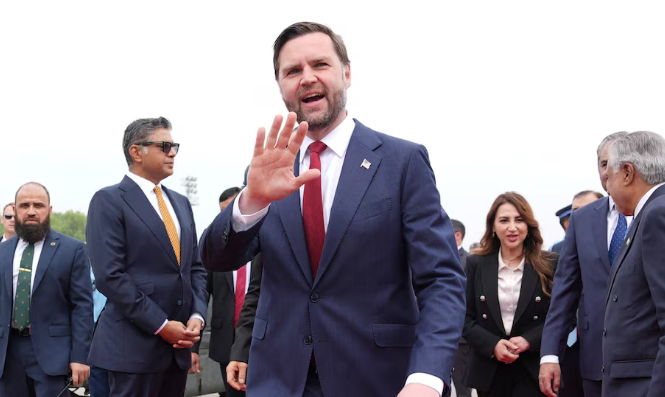 نائب ترامب في باكستان