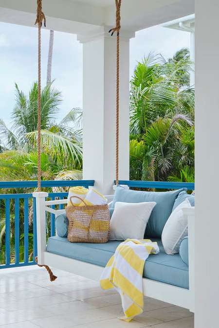 إضافة لمسات لونية خفيفة