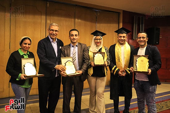 الاحتفاء بالزملاء المكرمين باليوم السابع