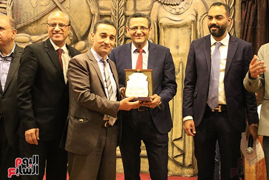 الزميل اسماعيل رفعت خلال التكريم