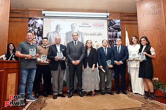 لقطة تذكارية للفائزين