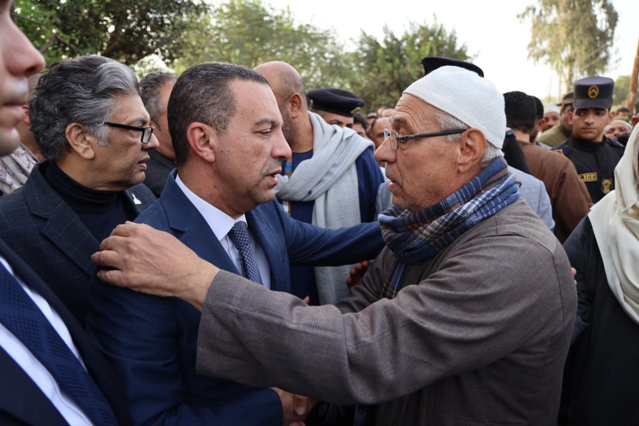 المحافظ يواسي الاهالي المحافظ يواسي الاهالي