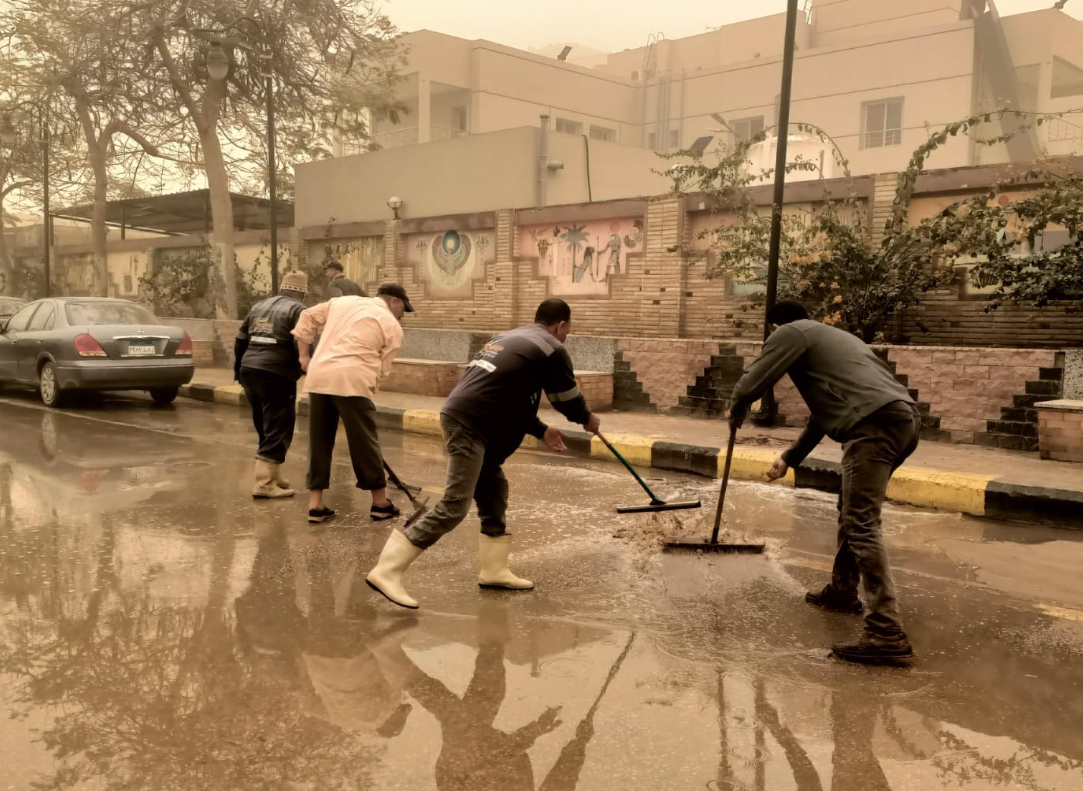 رفع مياه الامطار من الشوارع