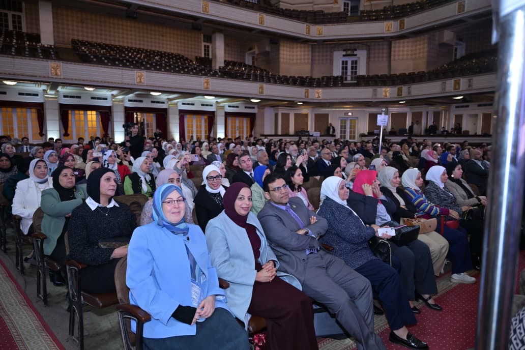 لقاء جامعة القاهرة لقاء جامعة القاهرة