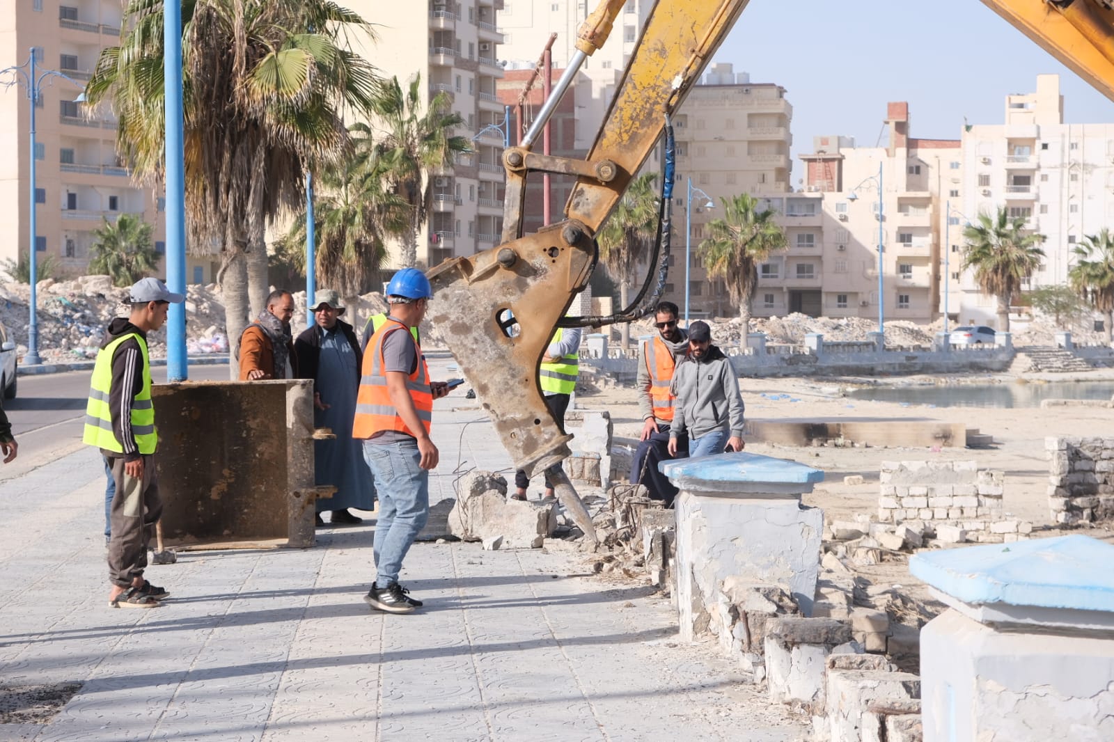 بدء اعمال تطوير المورنيش الشرقي - مطروح
