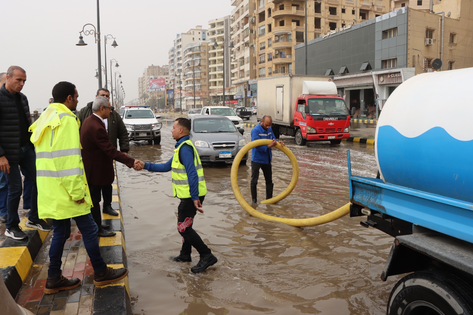 شفط مياه الأمطار ببنى سويف