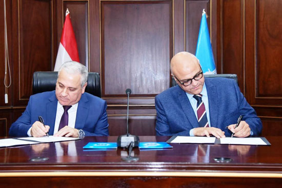 جانب-من-التوقيع-(3)