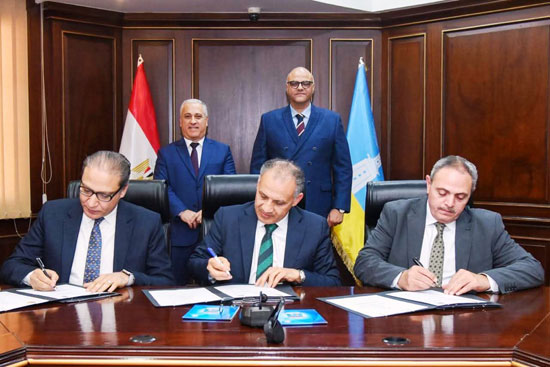 جانب-من-التوقيع-(2)