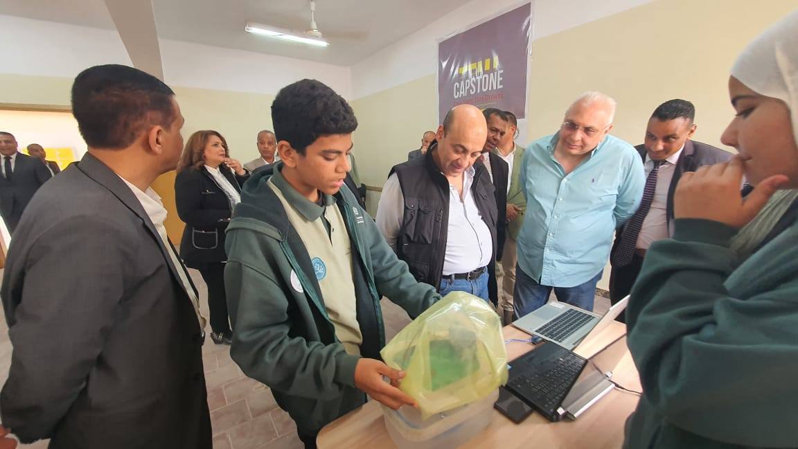 جولات قيادات التعليم بمدارس التكنولوجيا التطبيقية بمحافظة الأقصر