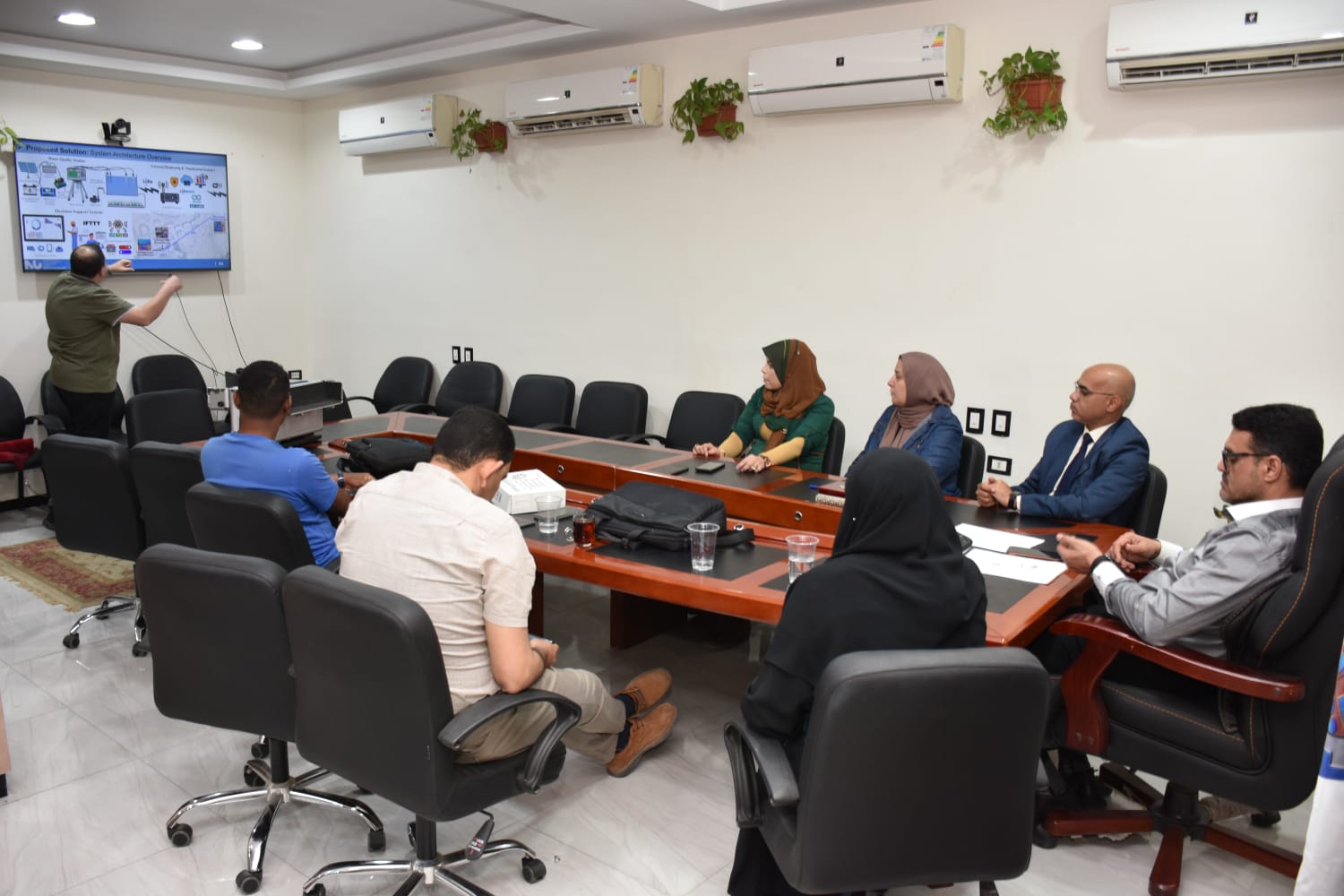 عرض تطبيقات الذكاء الاصطناعي