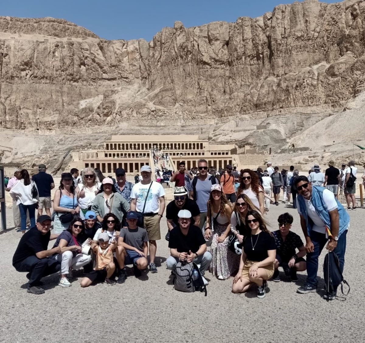 الإقبال السياحي الكبير بالبر الغربي