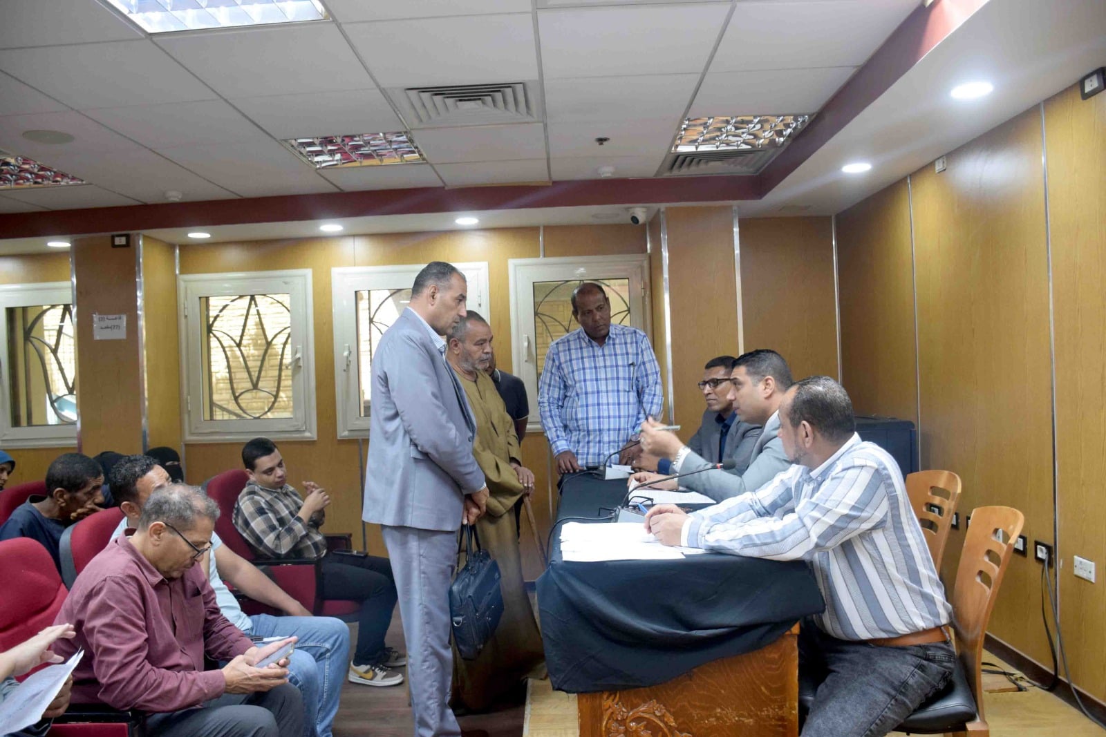 نائب المحافظ يستمع إلى كافة الطلبات والشكاوى المقدمة من قبل المواطنين