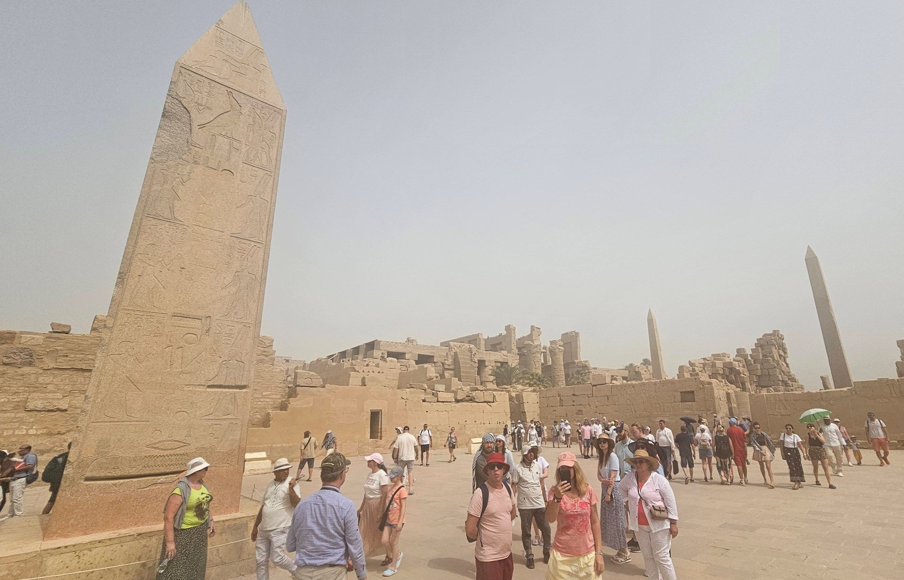 جانب من التوافد السياحي بمعابد الأقصر