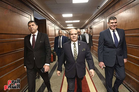 توافد الحضور