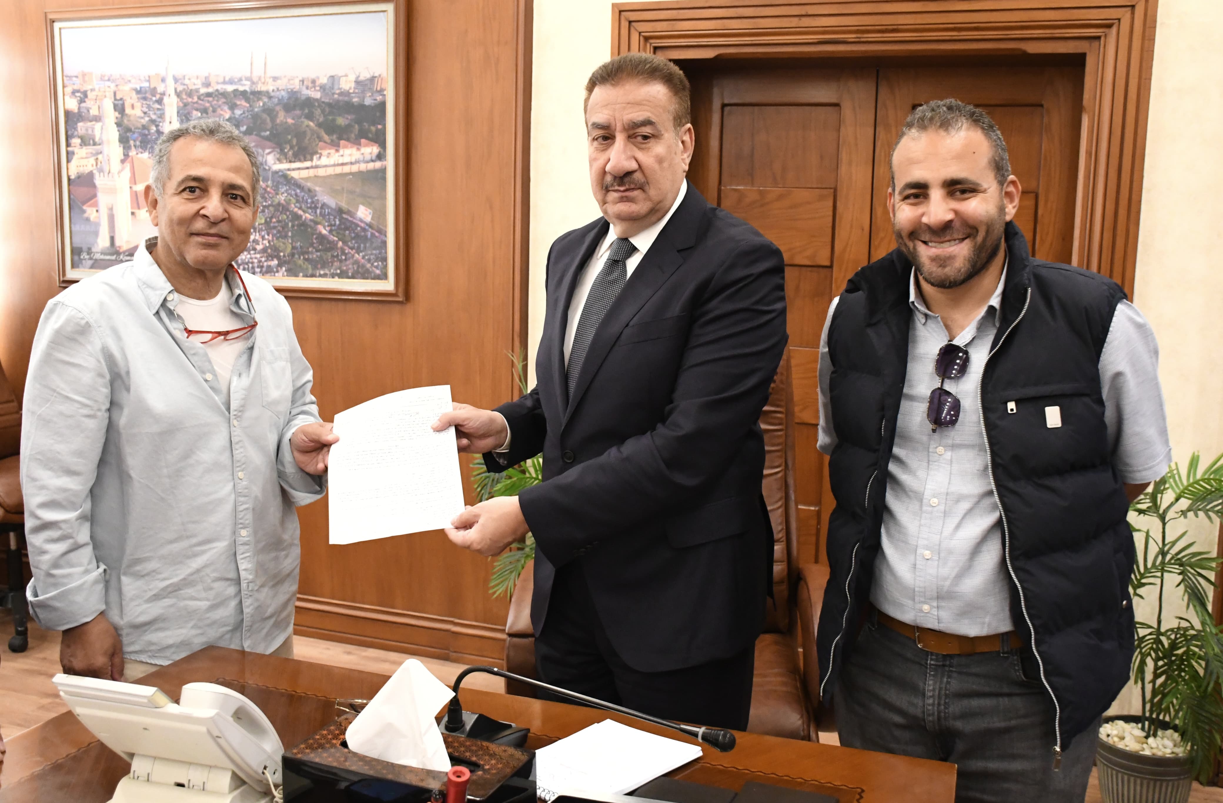 تسليم العقد