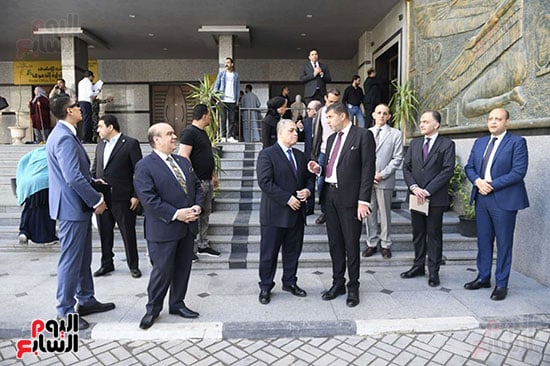 توافد المستشارين