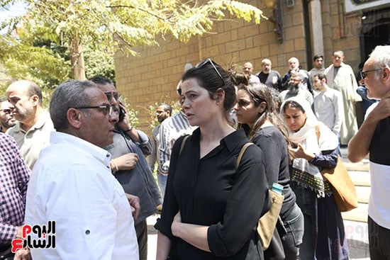 يسرا اللوزى