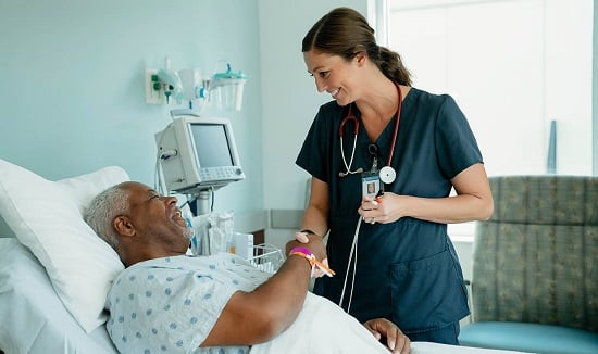 ممرضات دور الرعاية