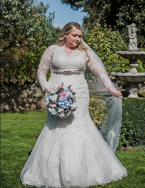 عروسة كملت الفرح بدون العريس