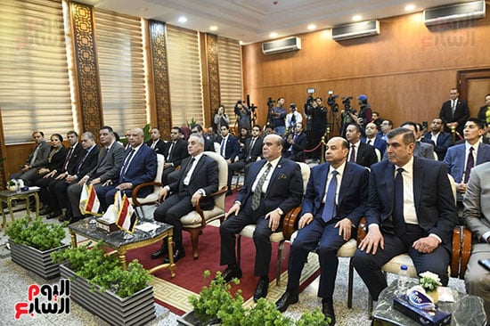 تواجد المستشارين فى القاعة