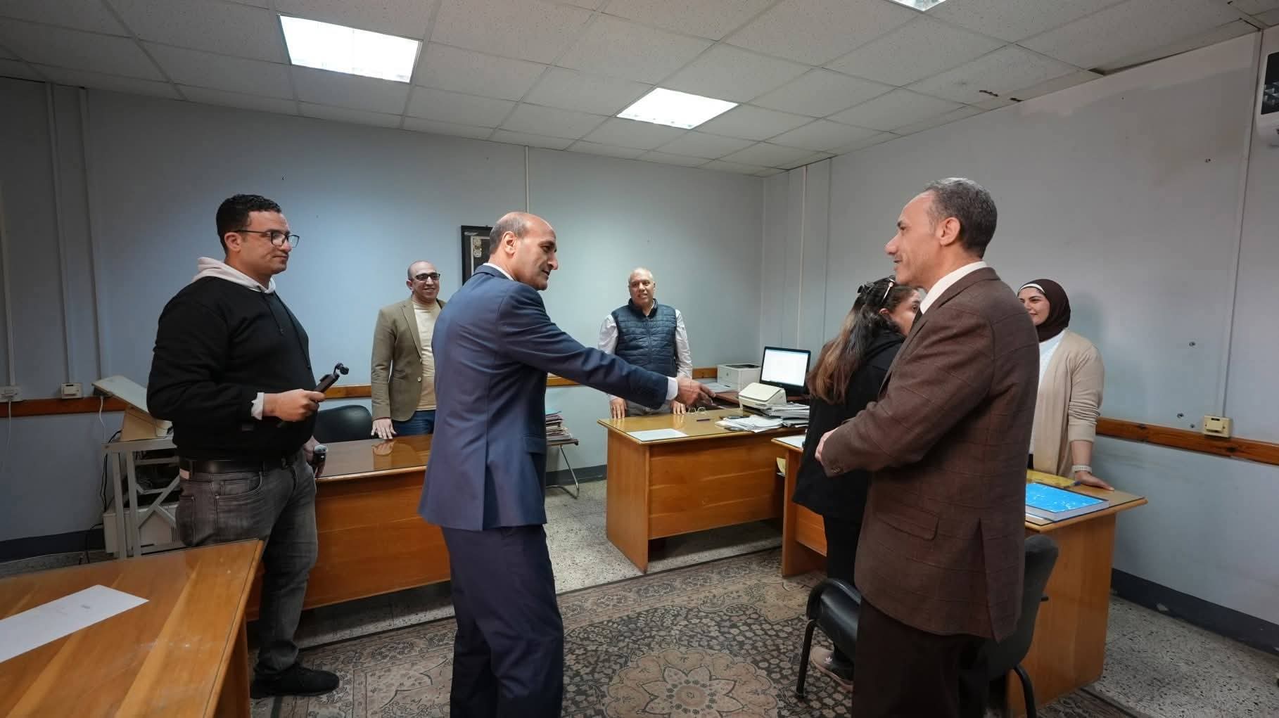 مركز خدمات المستثمرين بأسيوط (2)