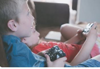 ابراج اطفالها حريفة في الالعاب