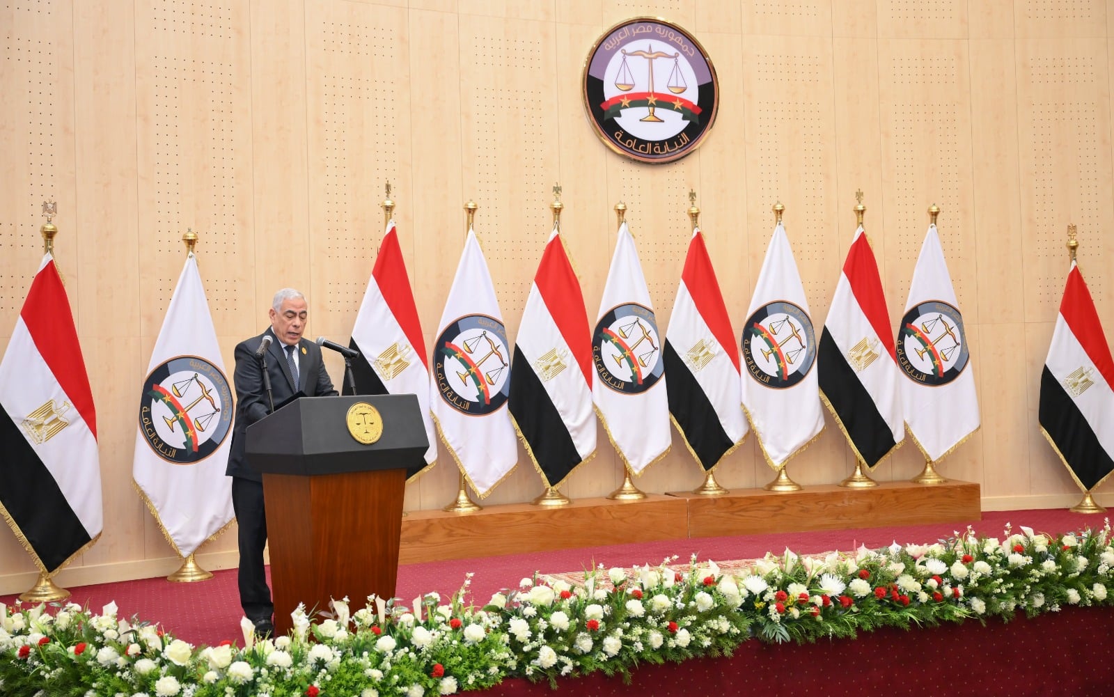 النائب العام يستقبل رئيس جامعة المنصورة  (8)