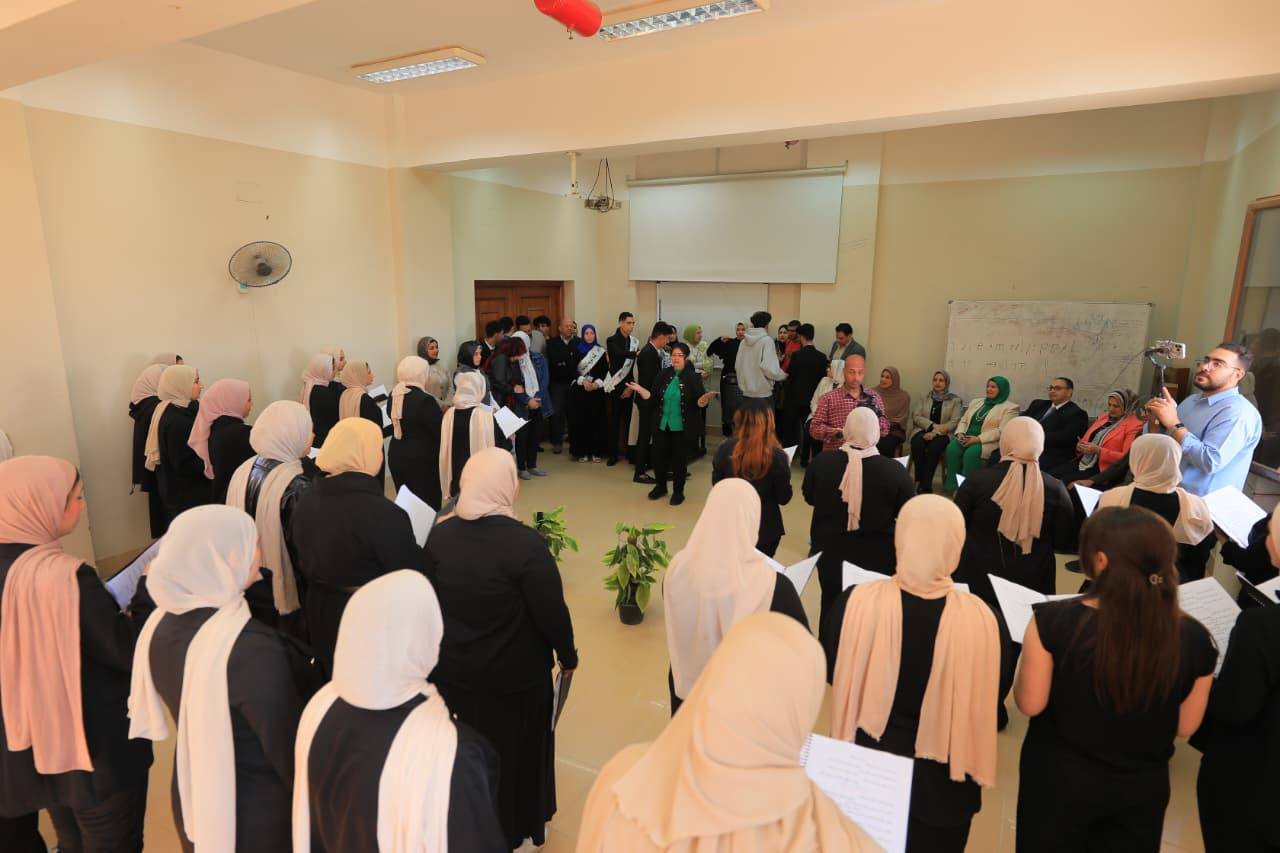 جانب من العرض الفني