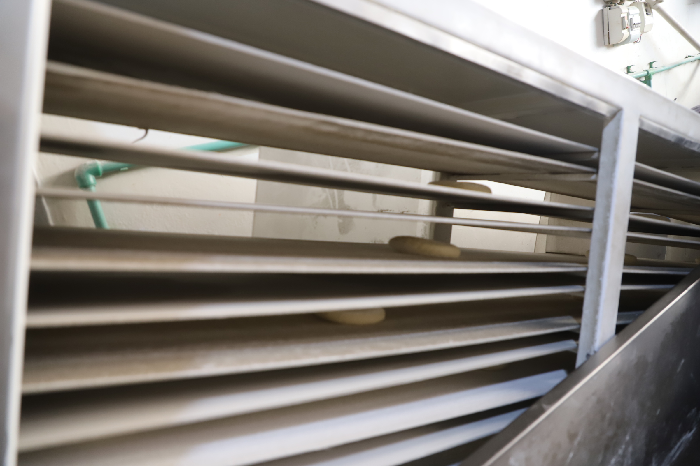 معدات حديثة دخلت في انتاج عيش الصاج