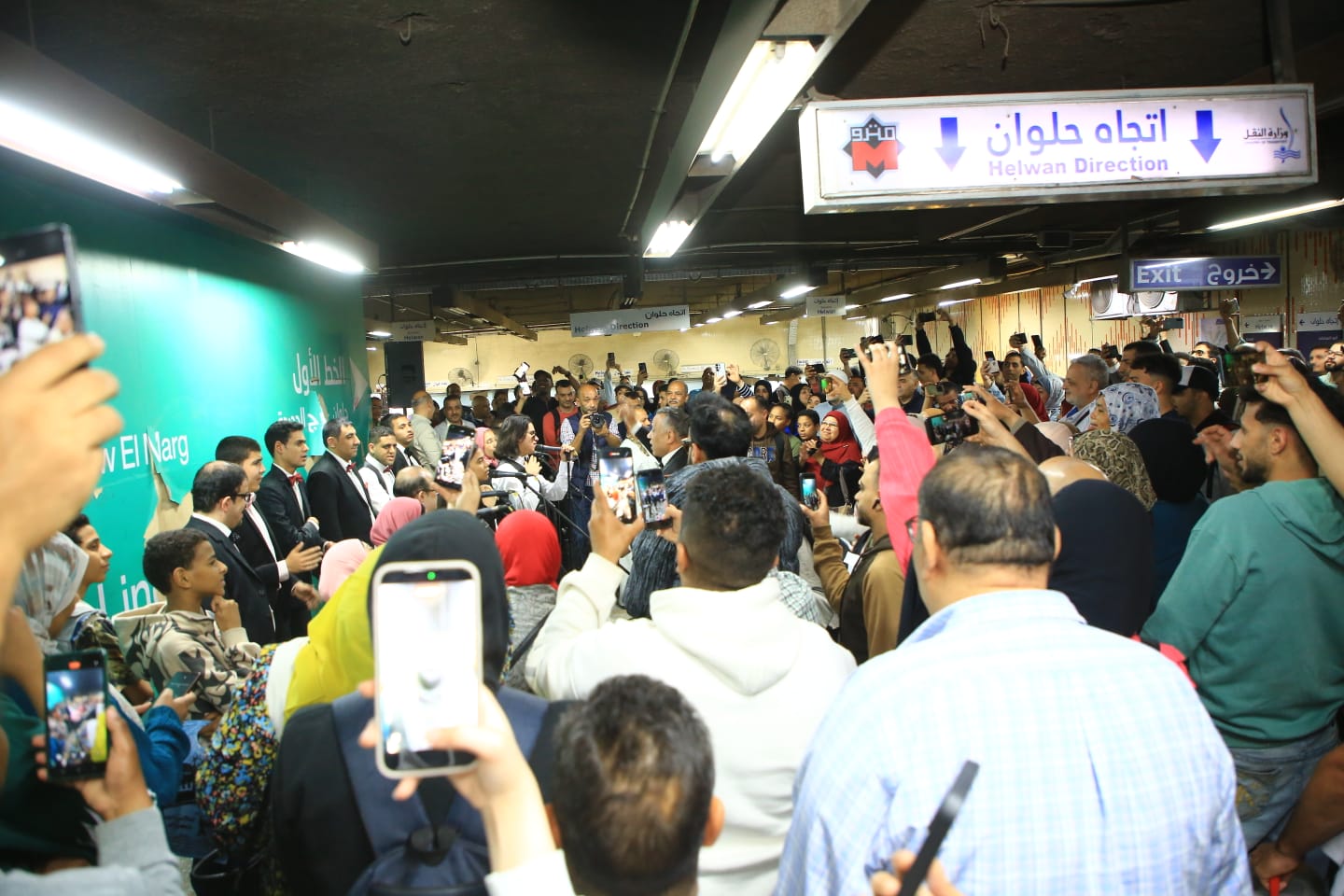 عروض غنائية في محطة جمال عبد الناصر (7)