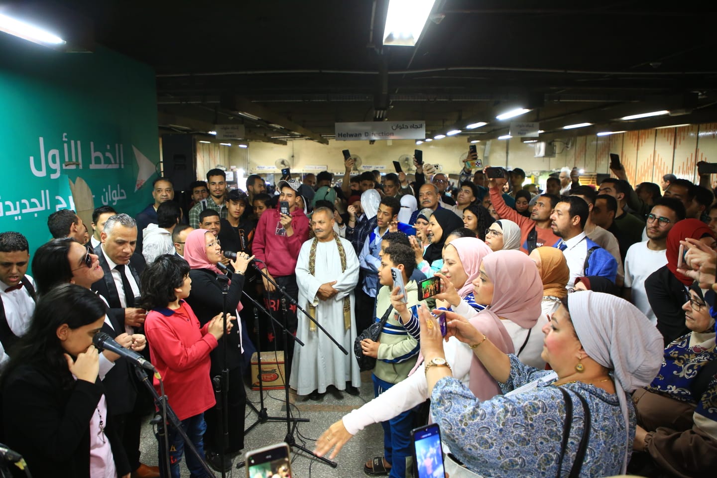 عروض غنائية في محطة جمال عبد الناصر (12)