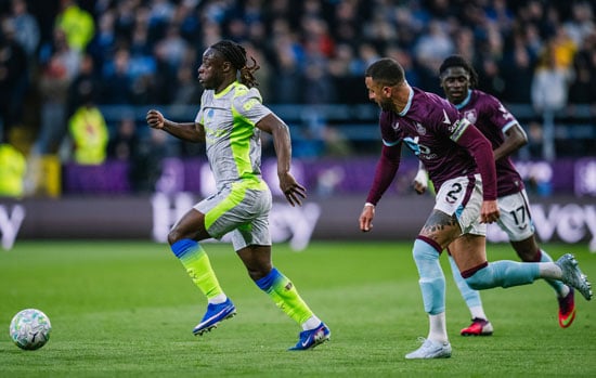 بيرنلي ضد مان سيتي