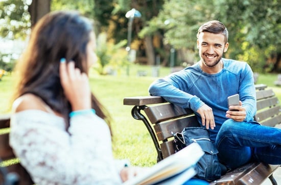 علامات تدل على إعجابه بيكى