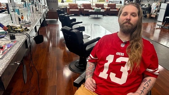 إطالة الشعر لاستخدامه كباروكة