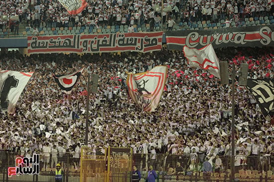 جماهير الزمالك بالمدرجات  (4)