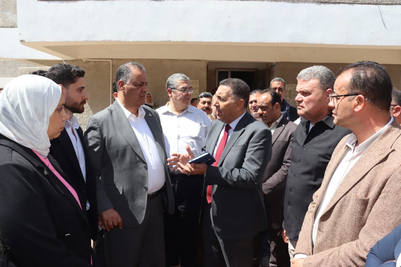 مناقشة احتياجات القرية