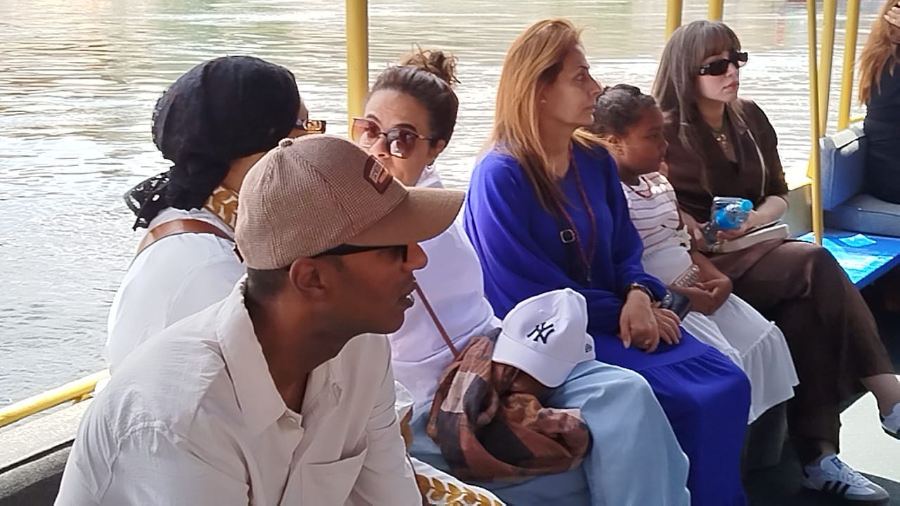 نجوم ونجمات الفن يزورون معبد فيلة