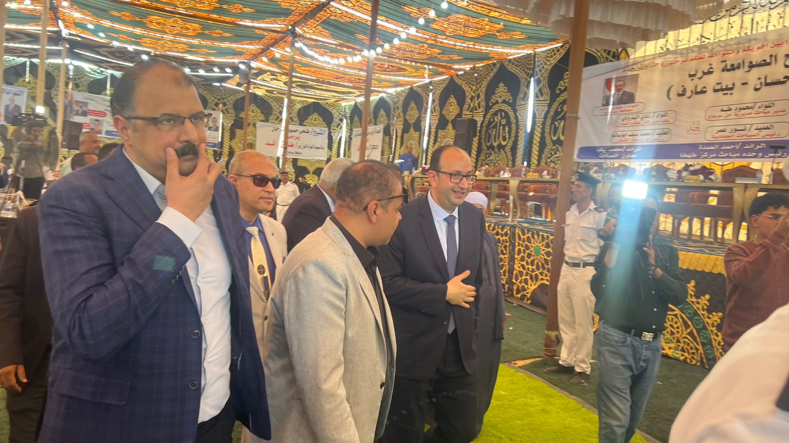 من داخل السرادق