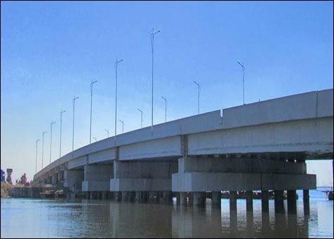 كوبرى فوق قناة الاتصال ببورسعيد