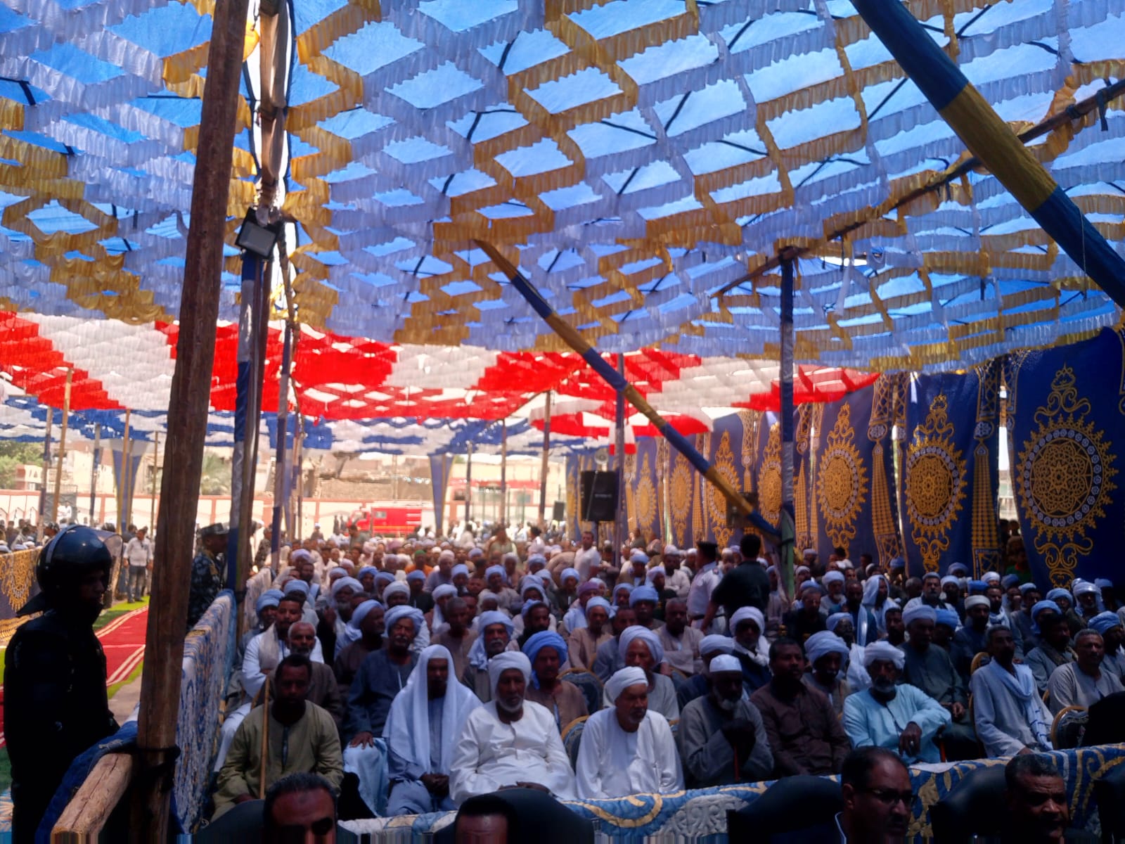 ردم بؤرة دم بأسوان