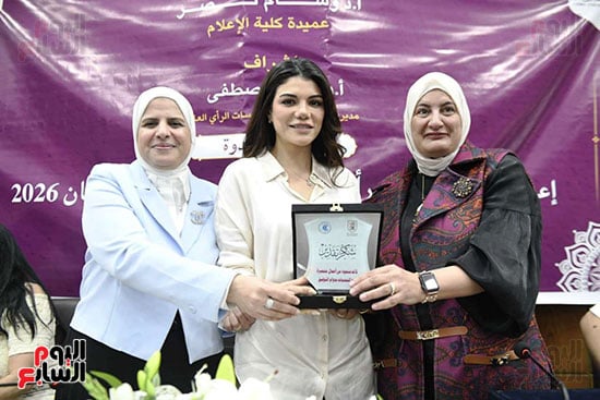 كلية الاعلام تكرم دراما المتحدة (2)