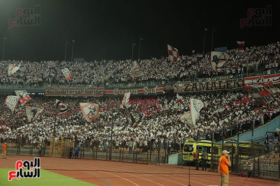 جماهير الزمالك بالمدرجات  (6)