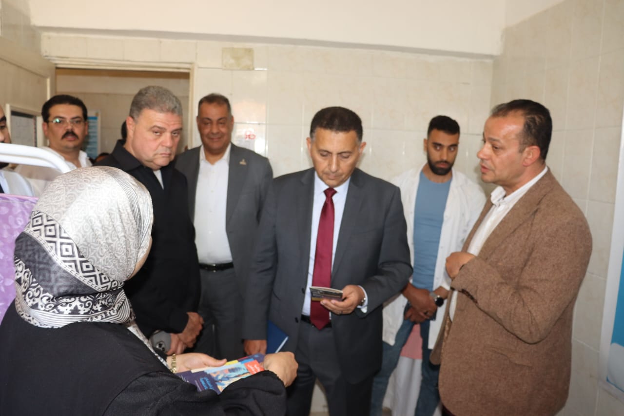 تفقد الوحدة الصحية بالقرية