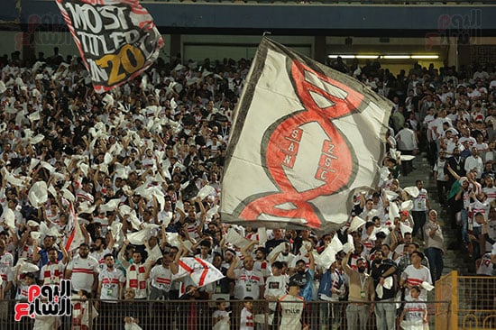 جماهير الزمالك بالمدرجات  (1)